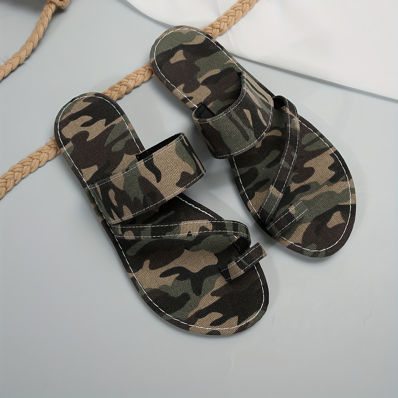 womens camo pattern sandals slip on lightweight flat summer toe loop slides non slip beach trendy slides details 2