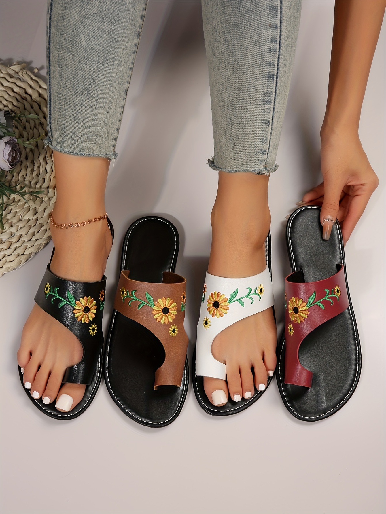 womens embroidered flat sandals casual toe loop slip on summer shoes outdoor beach slide sandals details 0