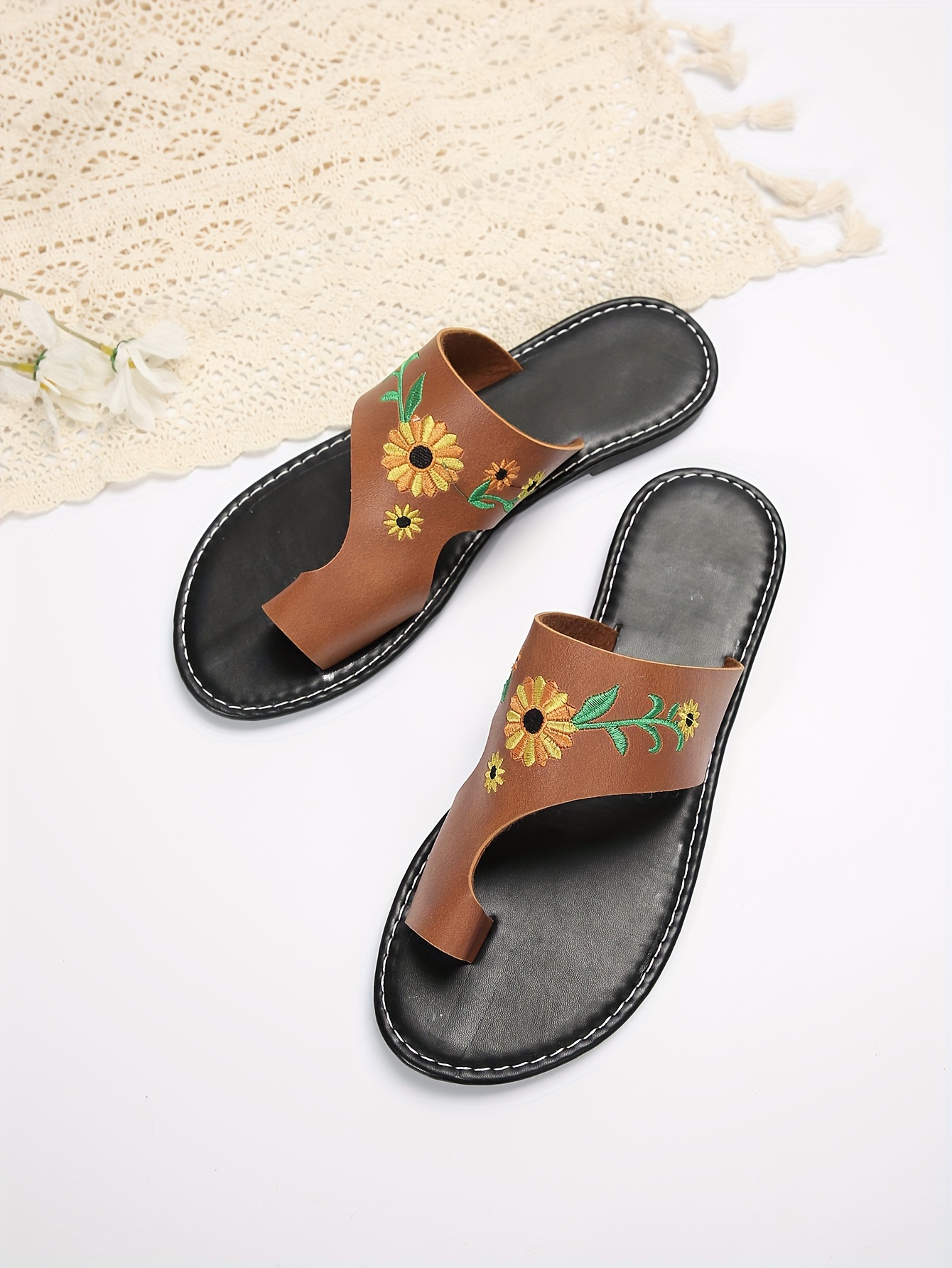 womens embroidered flat sandals casual toe loop slip on summer shoes outdoor beach slide sandals details 6