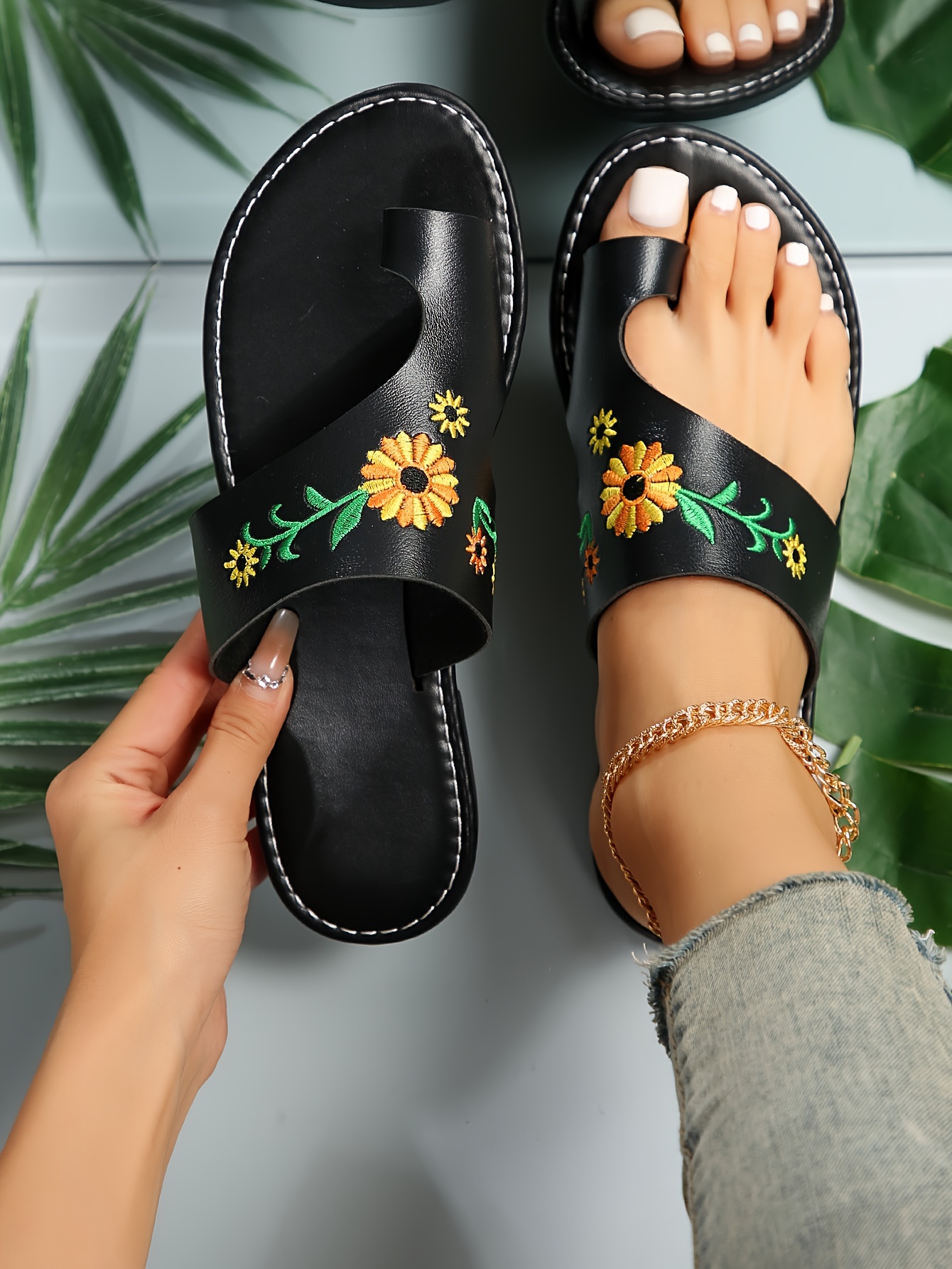 womens embroidered flat sandals casual toe loop slip on summer shoes outdoor beach slide sandals details 8