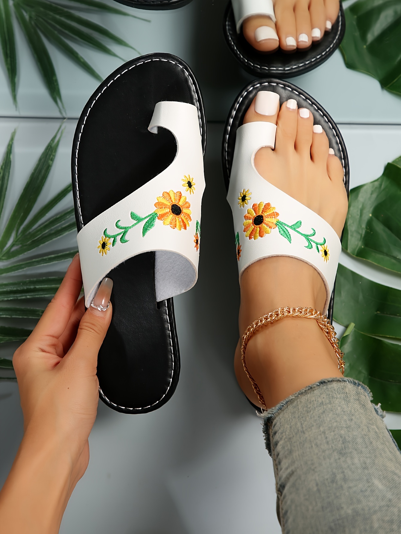 womens embroidered flat sandals casual toe loop slip on summer shoes outdoor beach slide sandals details 12