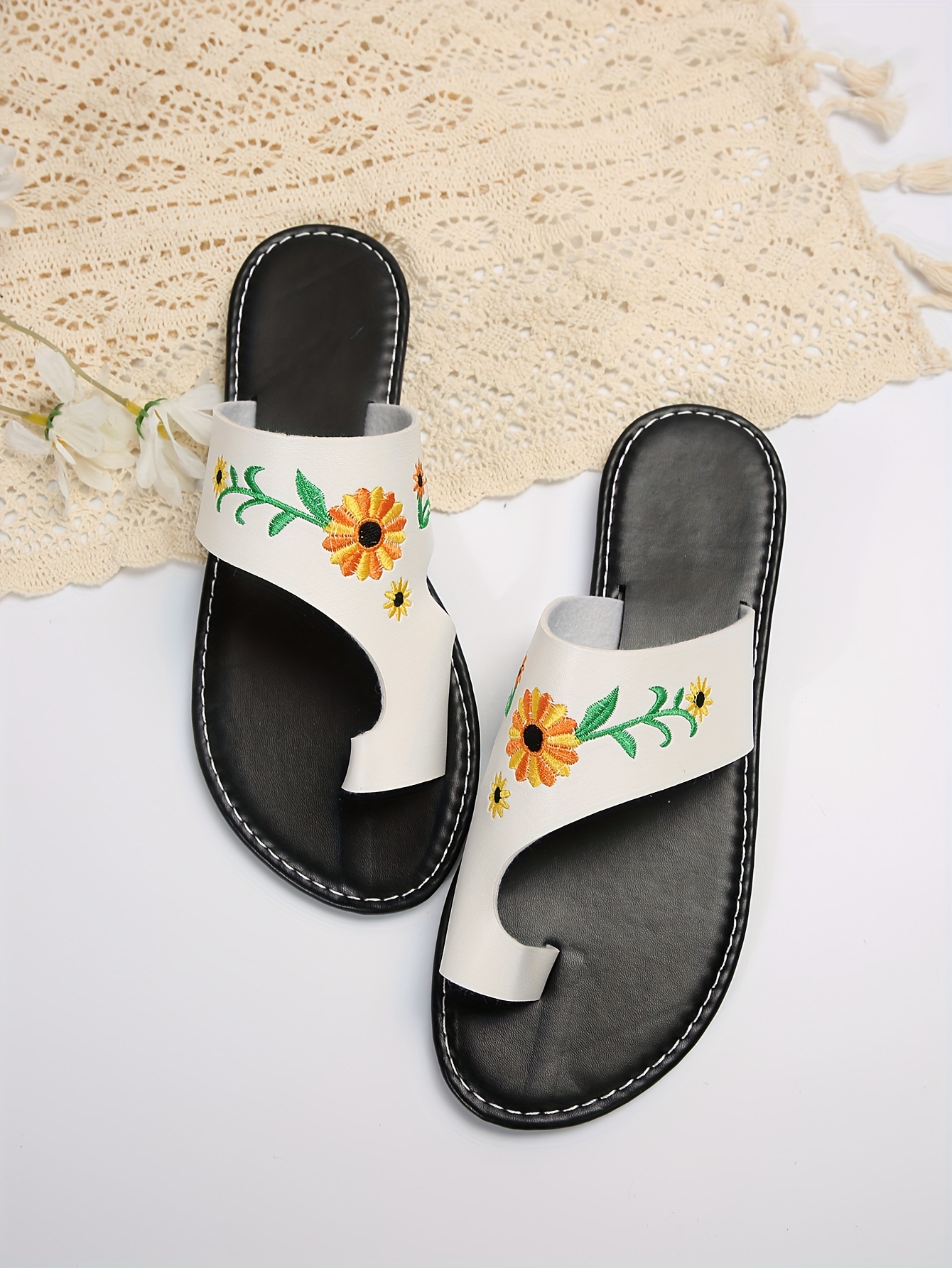 womens embroidered flat sandals casual toe loop slip on summer shoes outdoor beach slide sandals details 15